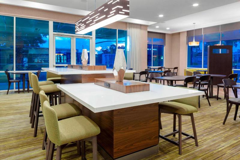 Courtyard By Marriott Deland Historic Downtown image