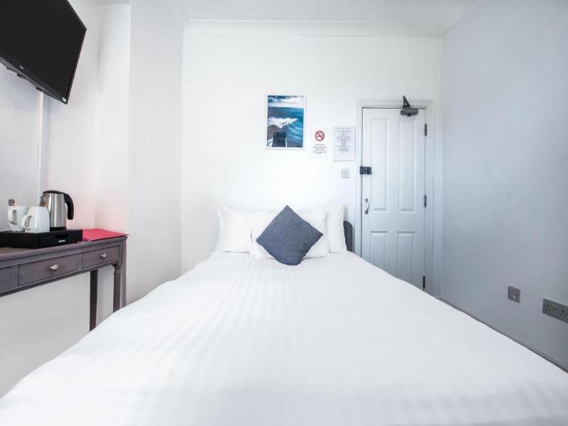 OYO Pier Hotel image