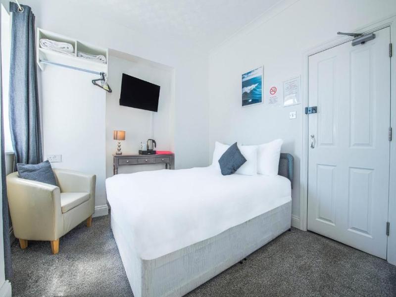 OYO Pier Hotel image