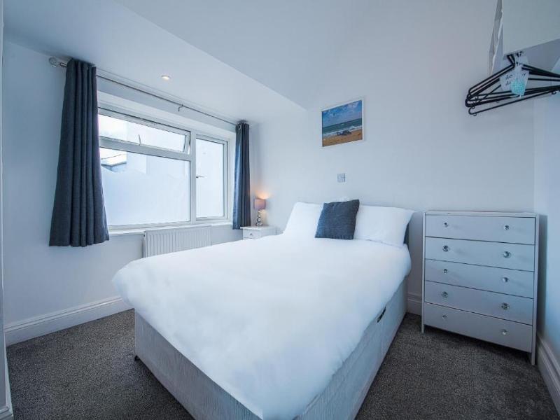 OYO Pier Hotel image