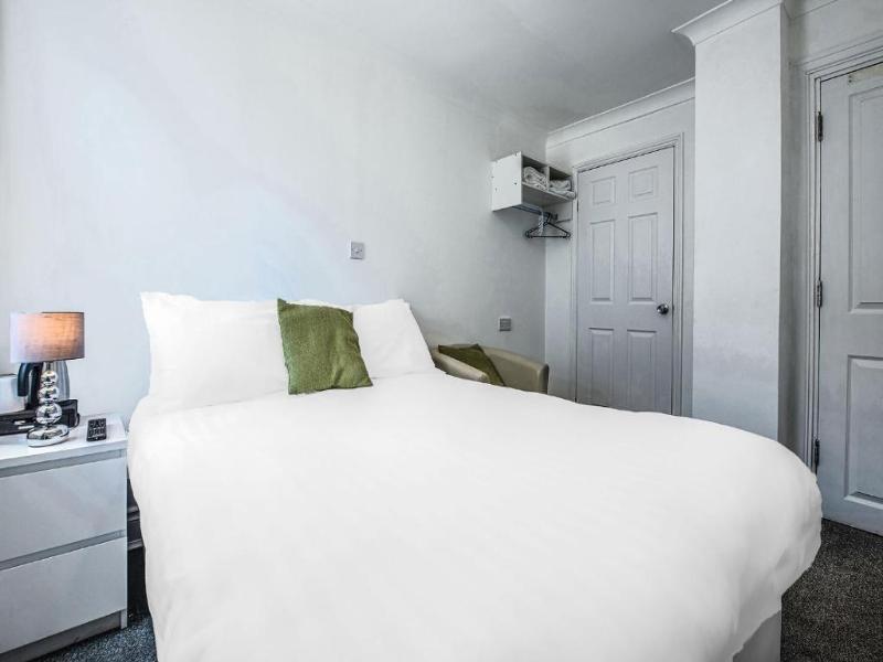 OYO Pier Hotel image