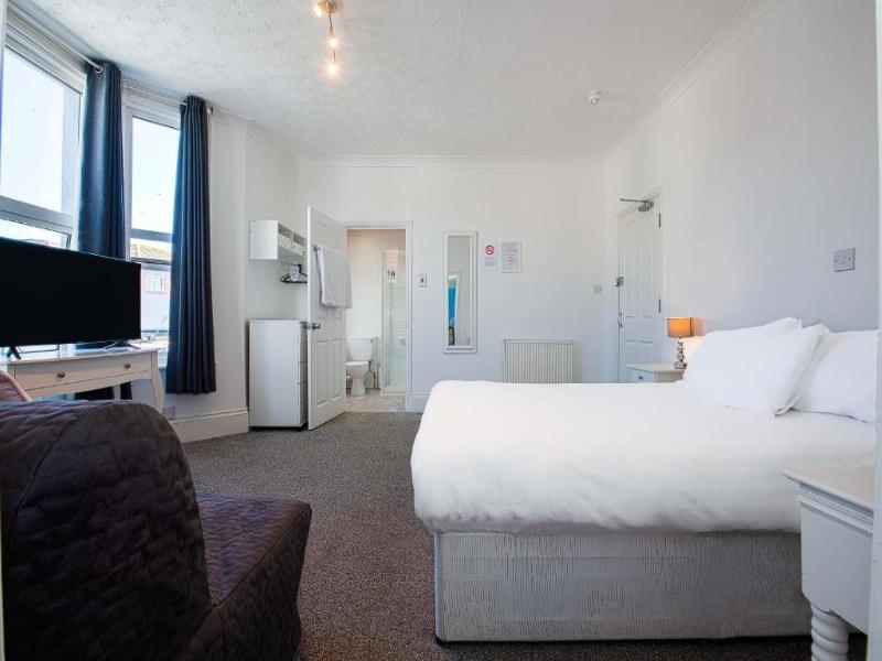 OYO Pier Hotel image