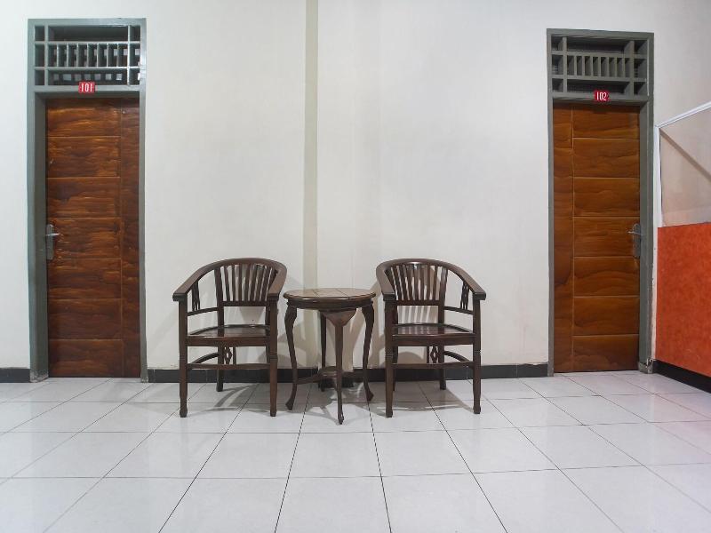 3323 Icha Homestay