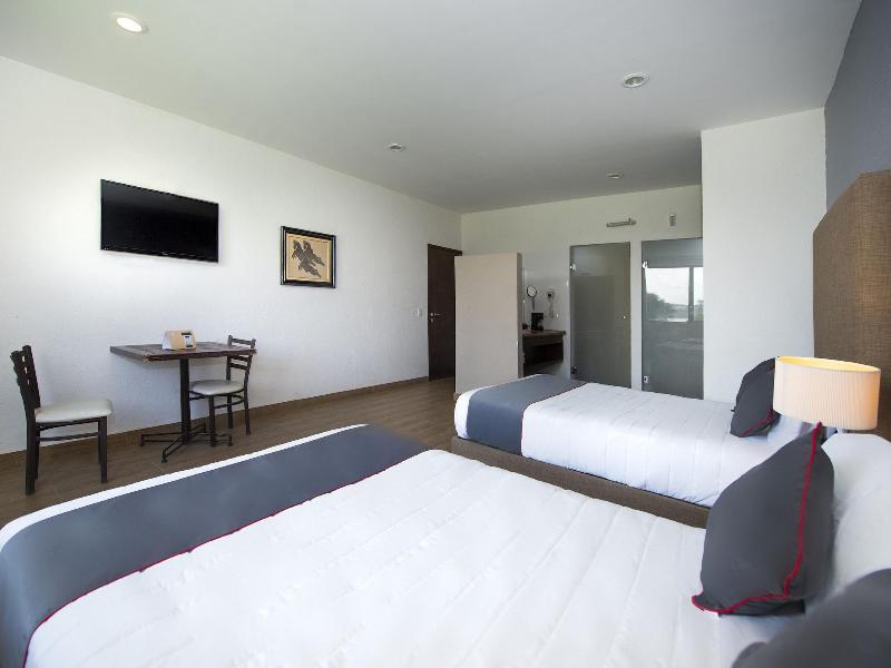 Collection O Hotel Quinta Del Lago image