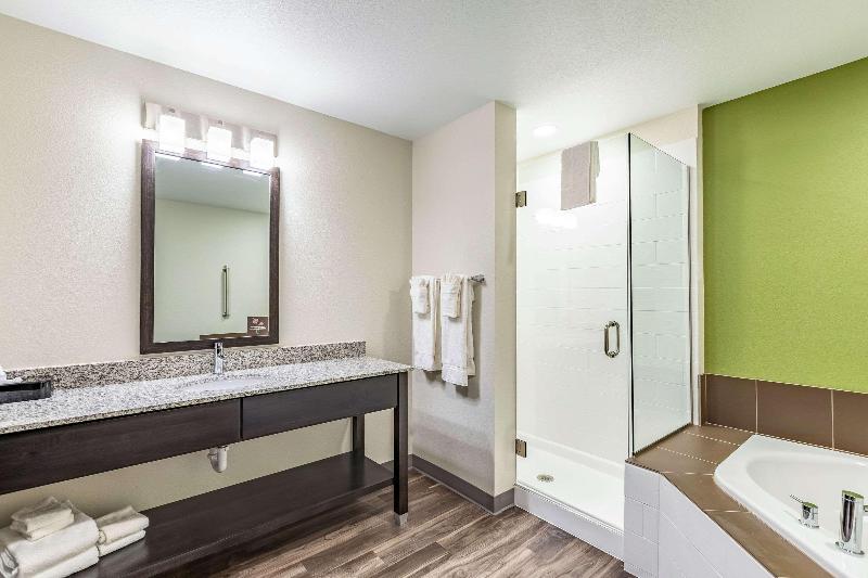 Sleep Inn&Suites Mt Hope Near Auction Event Center image