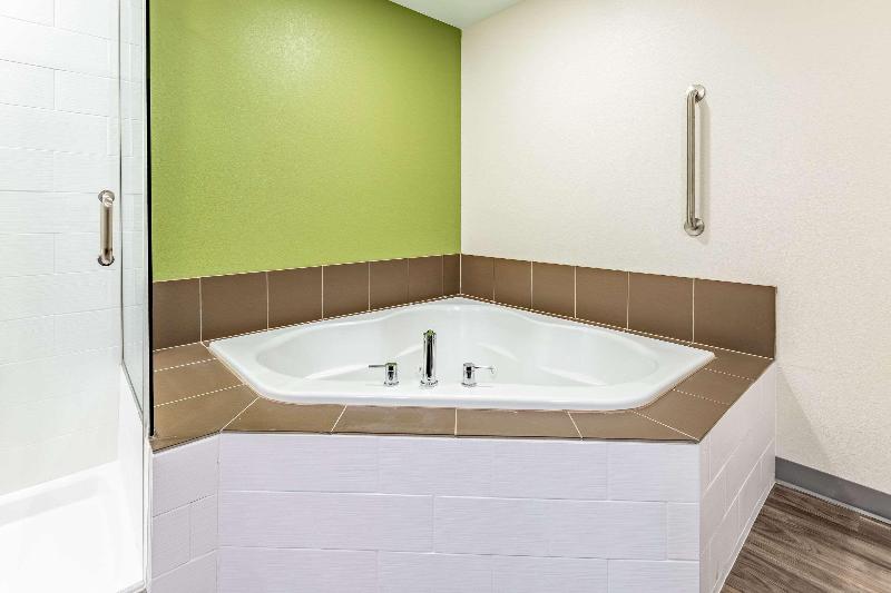 Sleep Inn&Suites Mt Hope Near Auction Event Center image