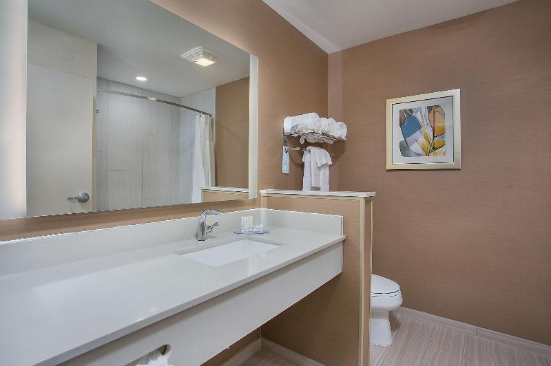 Fairfield Inn Suites By Marriott Nashville Henders image