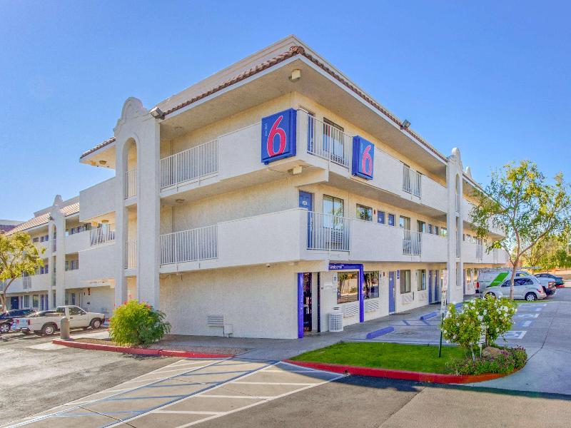 Motel 6 Phoenix West - Image 1