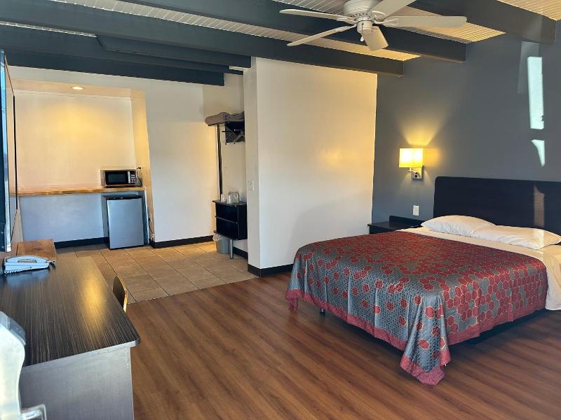 Motel 6 Sullivan Mo image