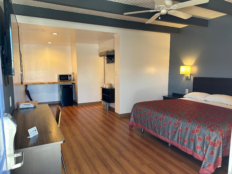 Motel 6 Sullivan Mo image