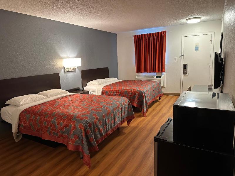 Motel 6 Sullivan Mo image