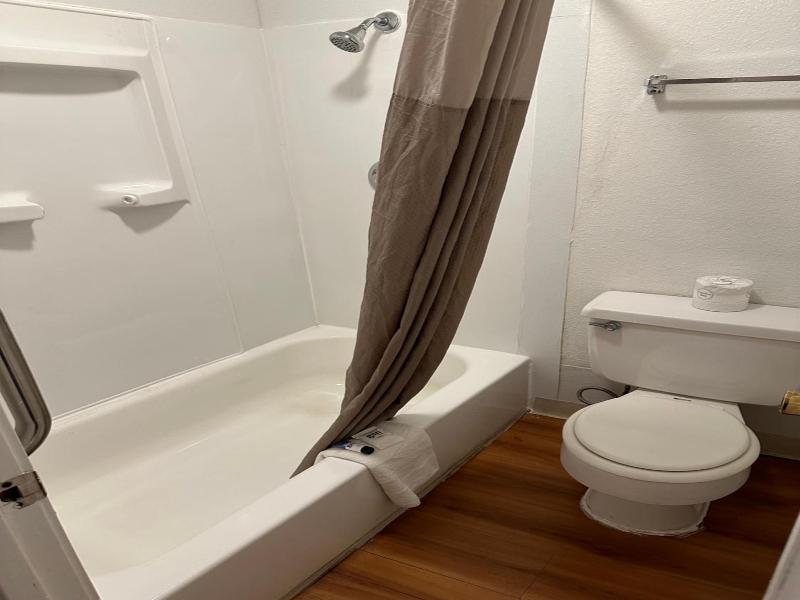 Motel 6 Sullivan Mo image