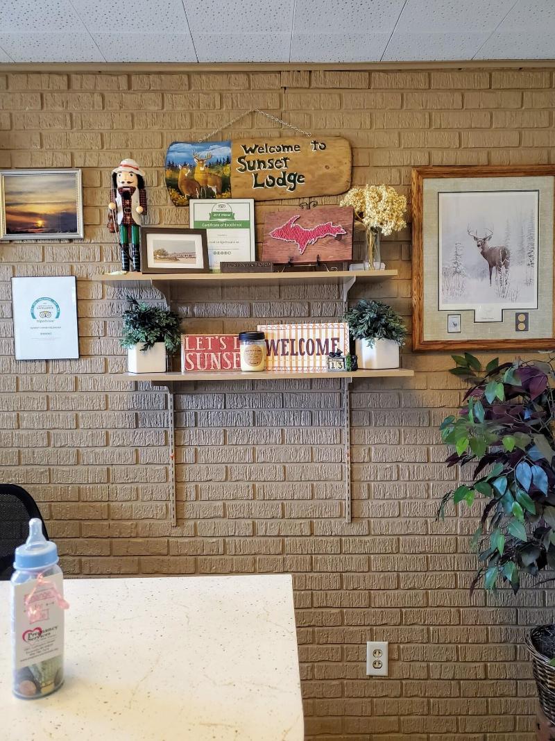 Sunset Lodge Escanaba image