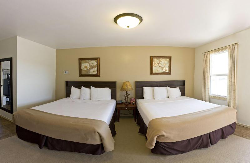 Sunset Lodge Escanaba image