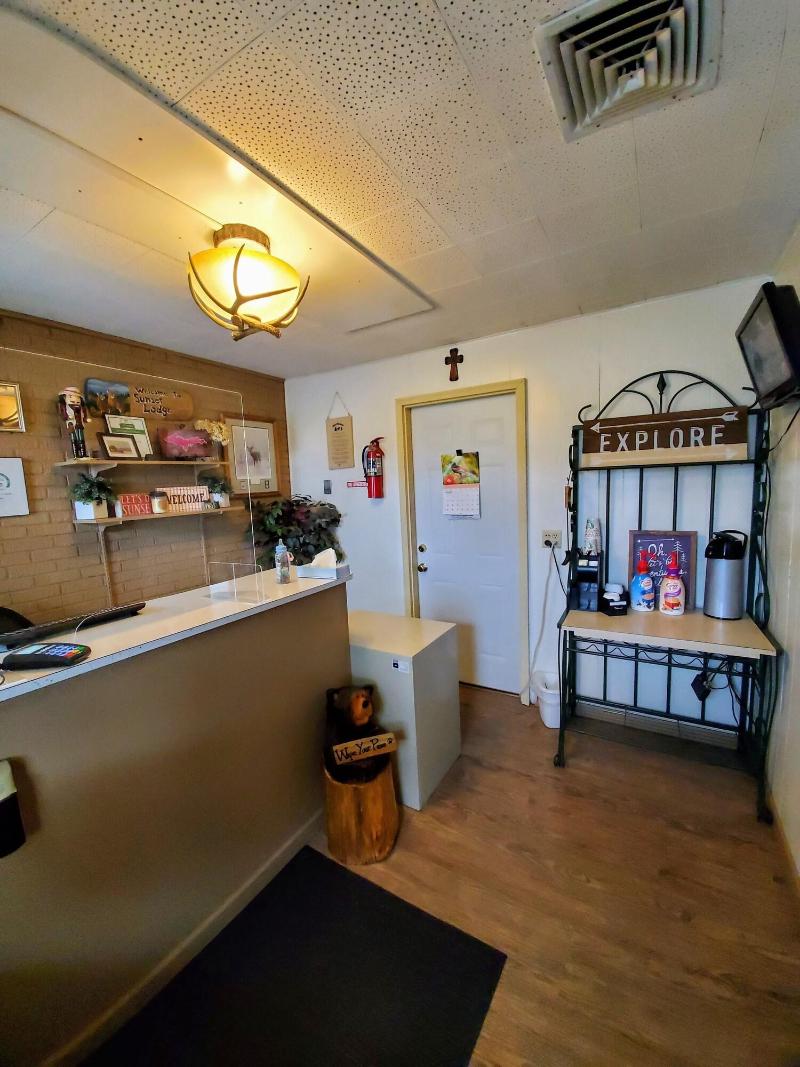 Sunset Lodge Escanaba image