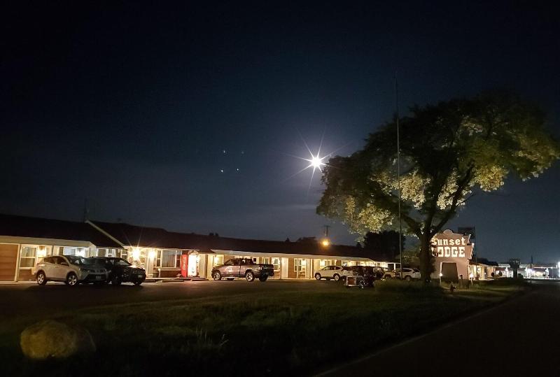 Sunset Lodge Escanaba image