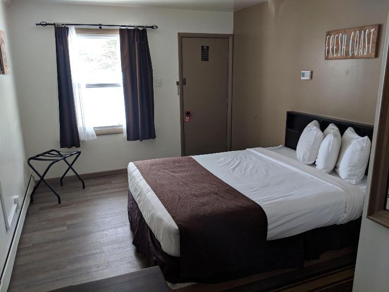 Sunset Lodge Escanaba image
