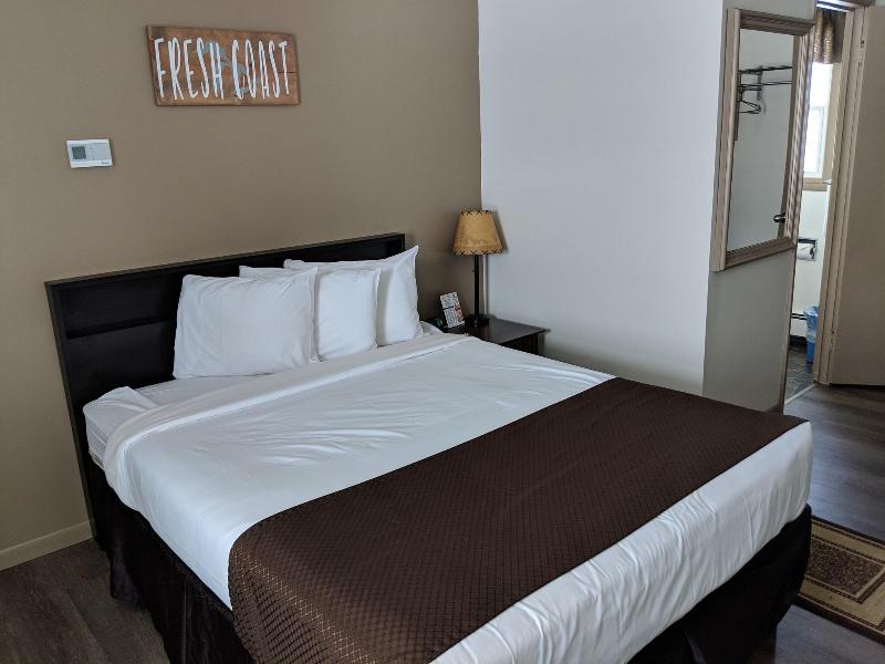 Sunset Lodge Escanaba image