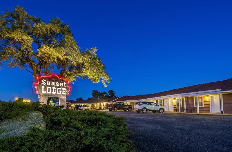 Sunset Lodge Escanaba image