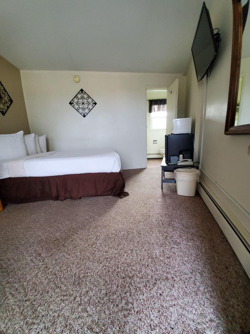 Sunset Lodge Escanaba image