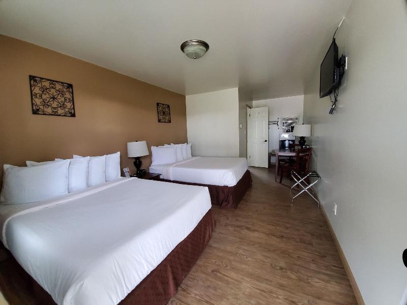 Sunset Lodge Escanaba image