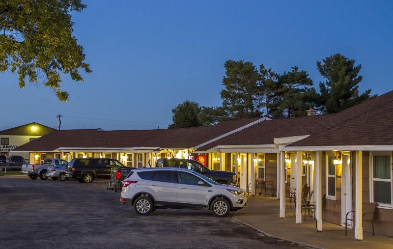 Sunset Lodge Escanaba image