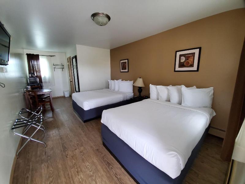 Sunset Lodge Escanaba image