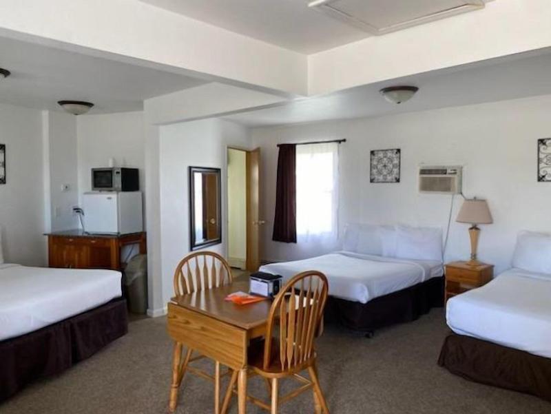 Sunset Lodge Escanaba image