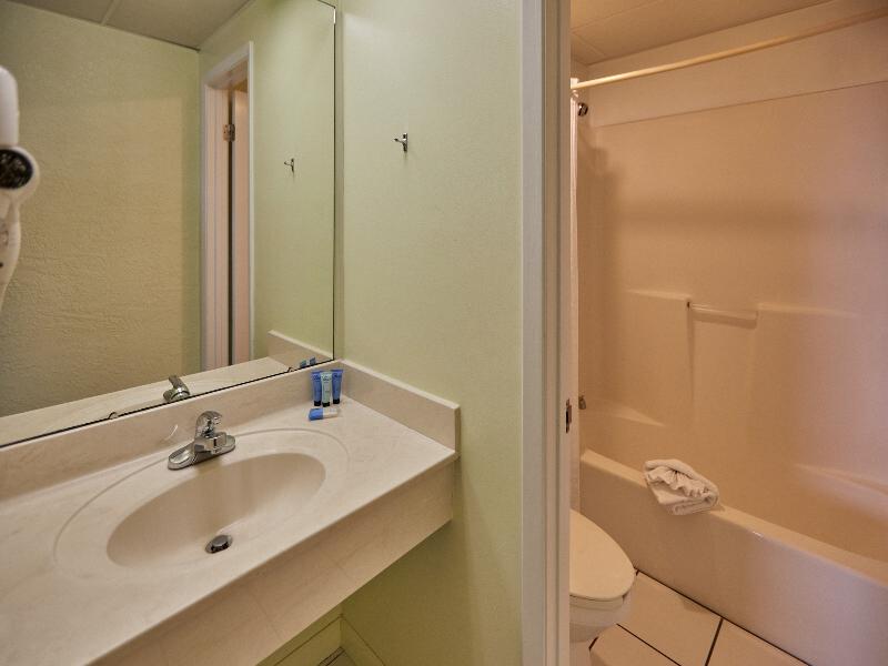 Palmetto Beachfront Hotel image