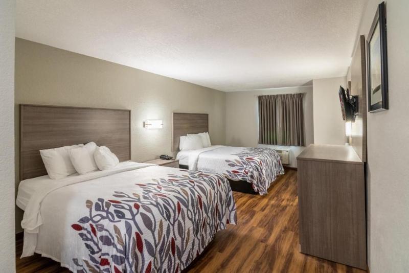 Red Roof Inn & Suites Pensacola - Nas Corry image