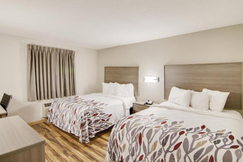 Red Roof Inn & Suites Pensacola - Nas Corry image