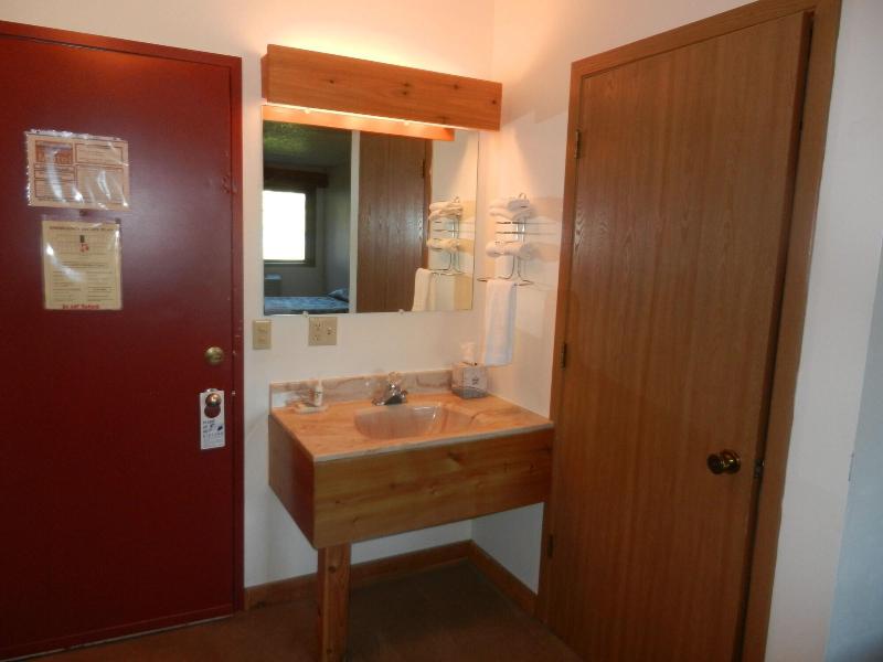 Great Northern Motel image 6