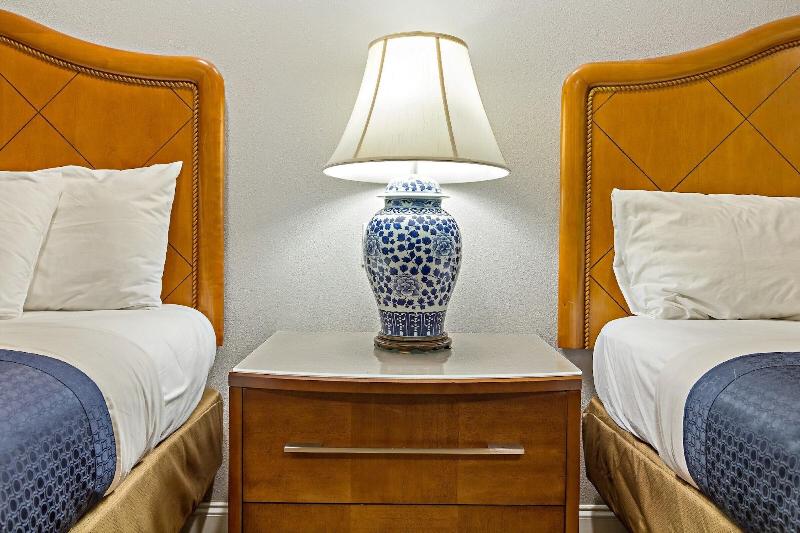 Highlander Motel image