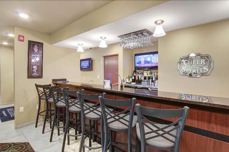 Cobblestone Hotel Suites Waynesboro image