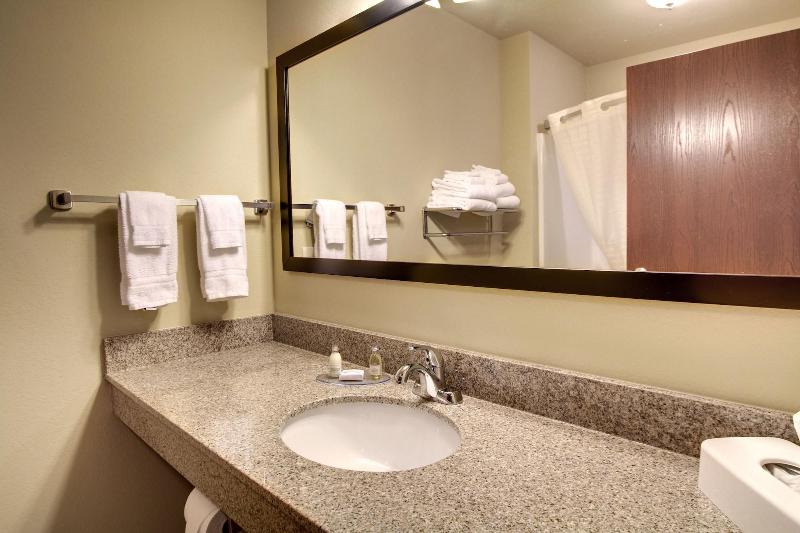 Cobblestone Hotel Suites Waynesboro image
