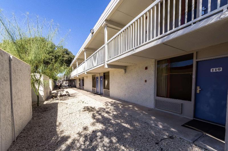 Motel 6 Uvalde Tx image