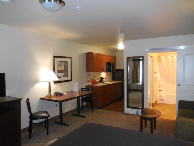 Ledgestone Hotel Vernal image