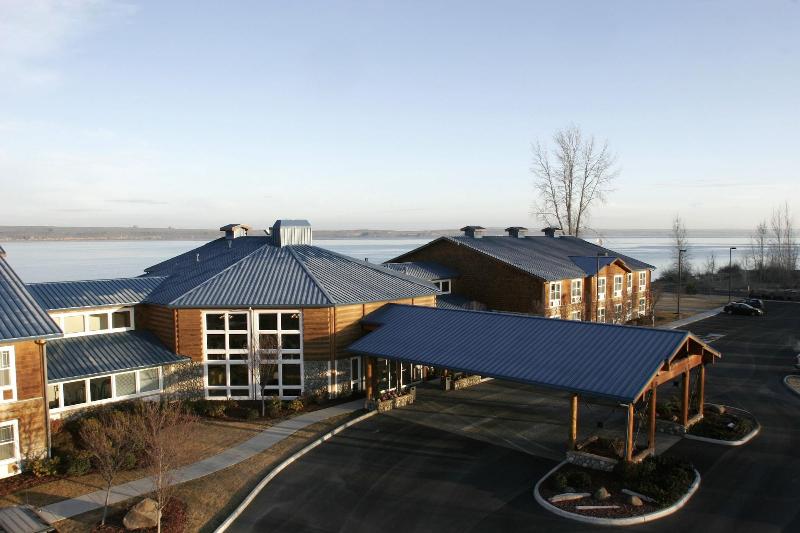 River Lodge And Grill image