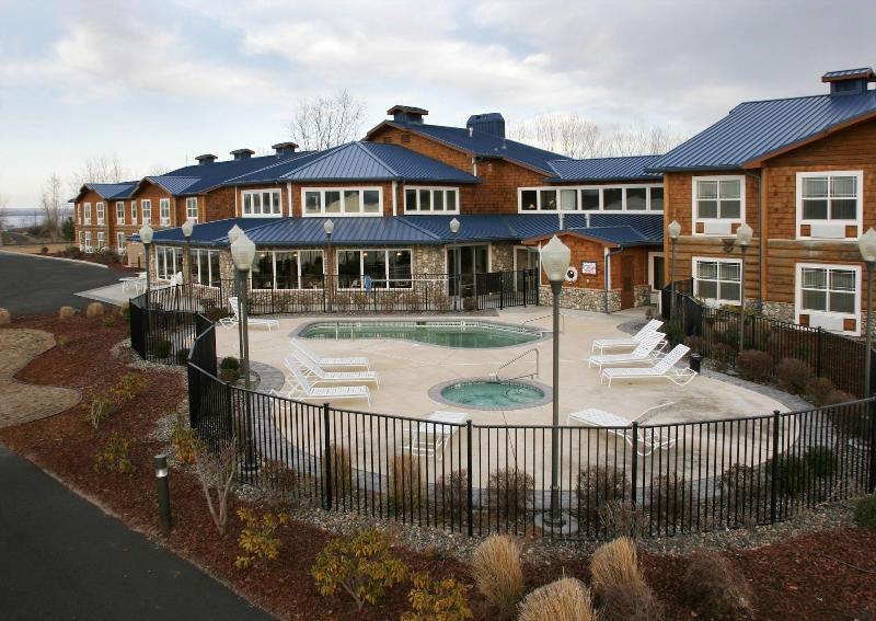 River Lodge And Grill image