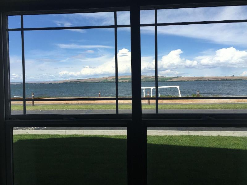 River Lodge And Grill image