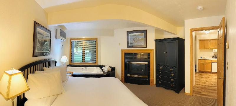 Lodge At Leathem Smith image