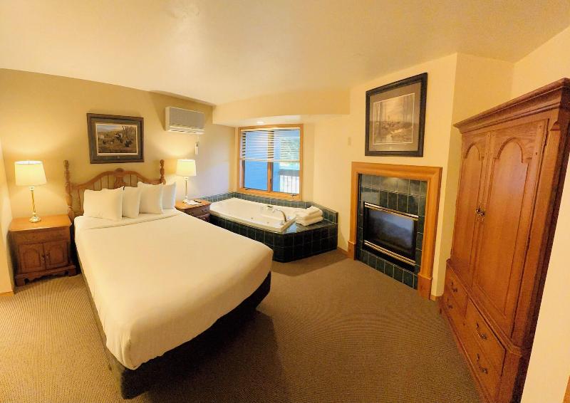 Lodge At Leathem Smith image