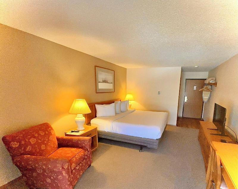 Lodge At Leathem Smith image