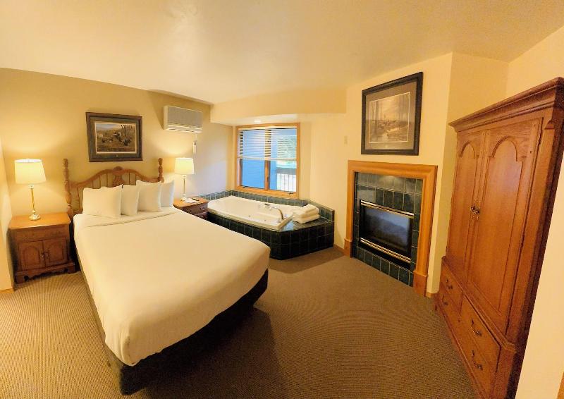 Lodge At Leathem Smith image