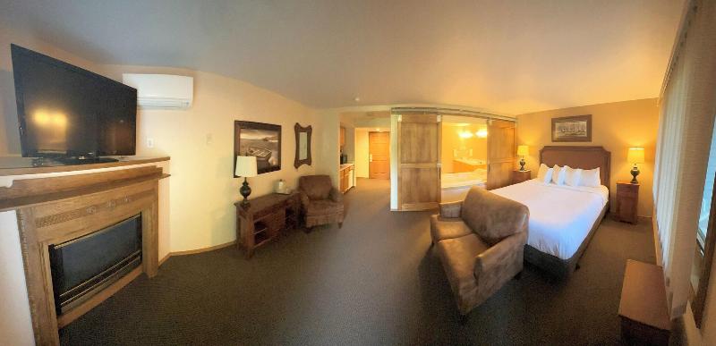 Lodge At Leathem Smith image