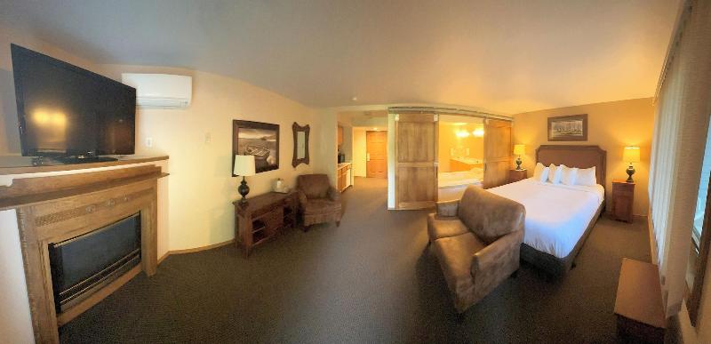 Lodge At Leathem Smith image
