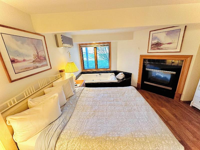 Lodge At Leathem Smith image