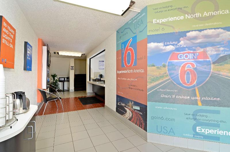 Motel 6 Southhaven Ks image