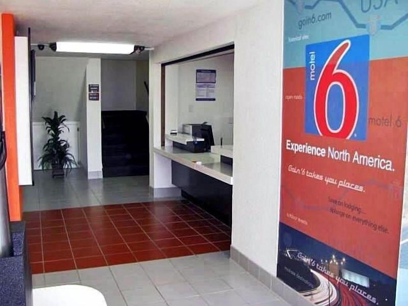 Motel 6 Southhaven Ks image