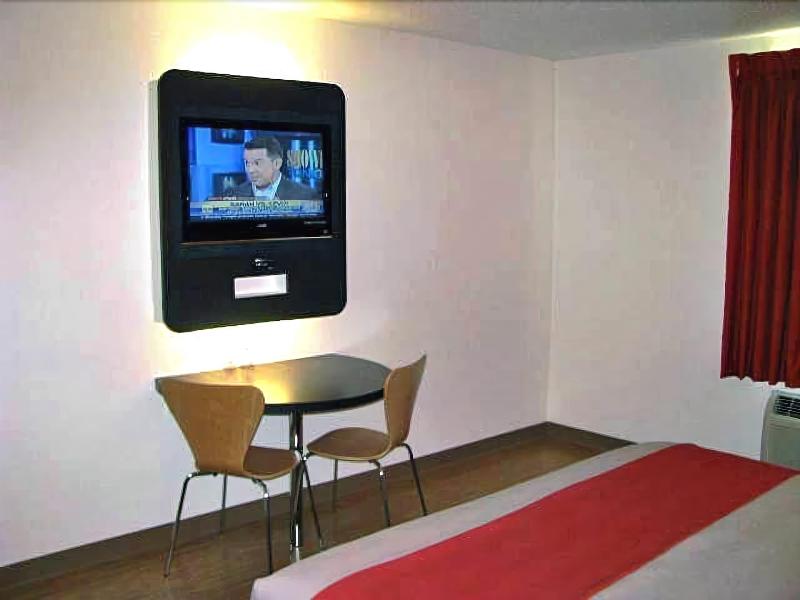 Motel 6 Southhaven Ks image 4